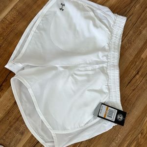 Under armor white athletic shorts (nwt)